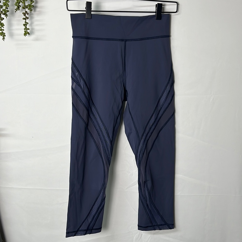 LULULEMON | Women's Leggings Size 8 Grey/ Blue Mesh Yoga Run Hike Capri Crop
